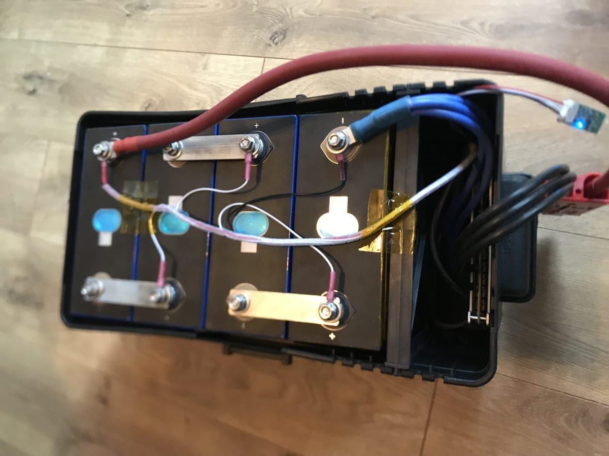 Cell-level BMS connections and balance leads